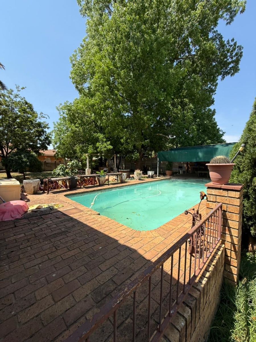  Bedroom Property for Sale in Potchefstroom South North West